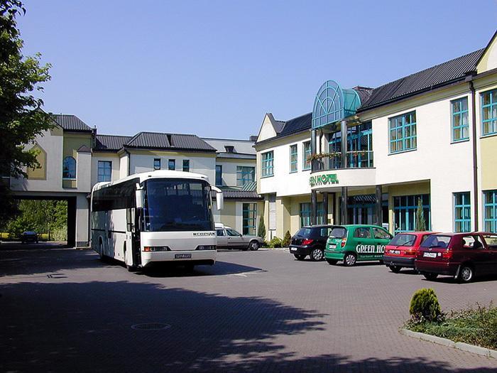 Green Hotel Komorniki  Extérieur photo
